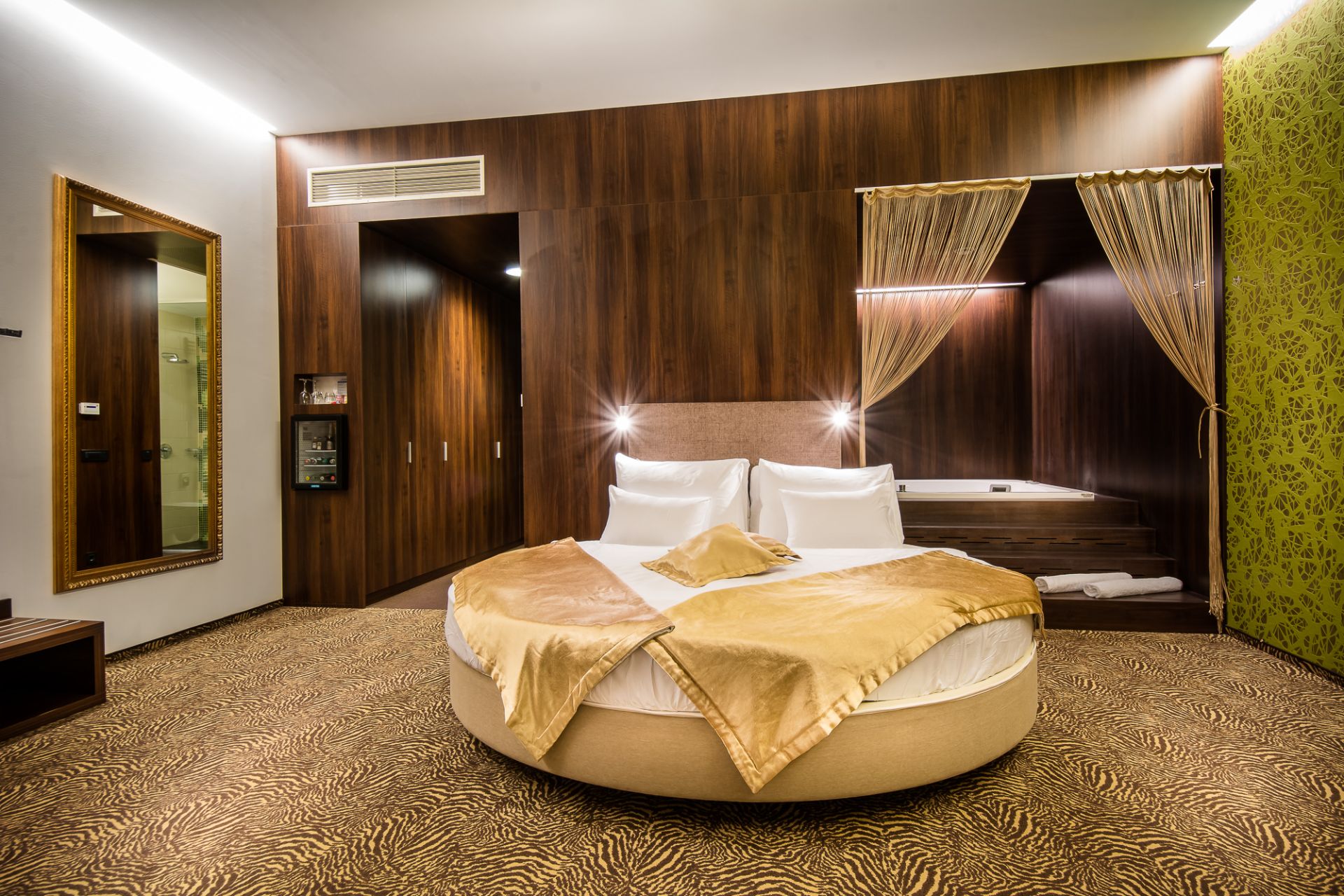 Premium Package Rimski Dvor **** Superior Suite with Whirlpool and Sauna 2 Persons / 2 Nights