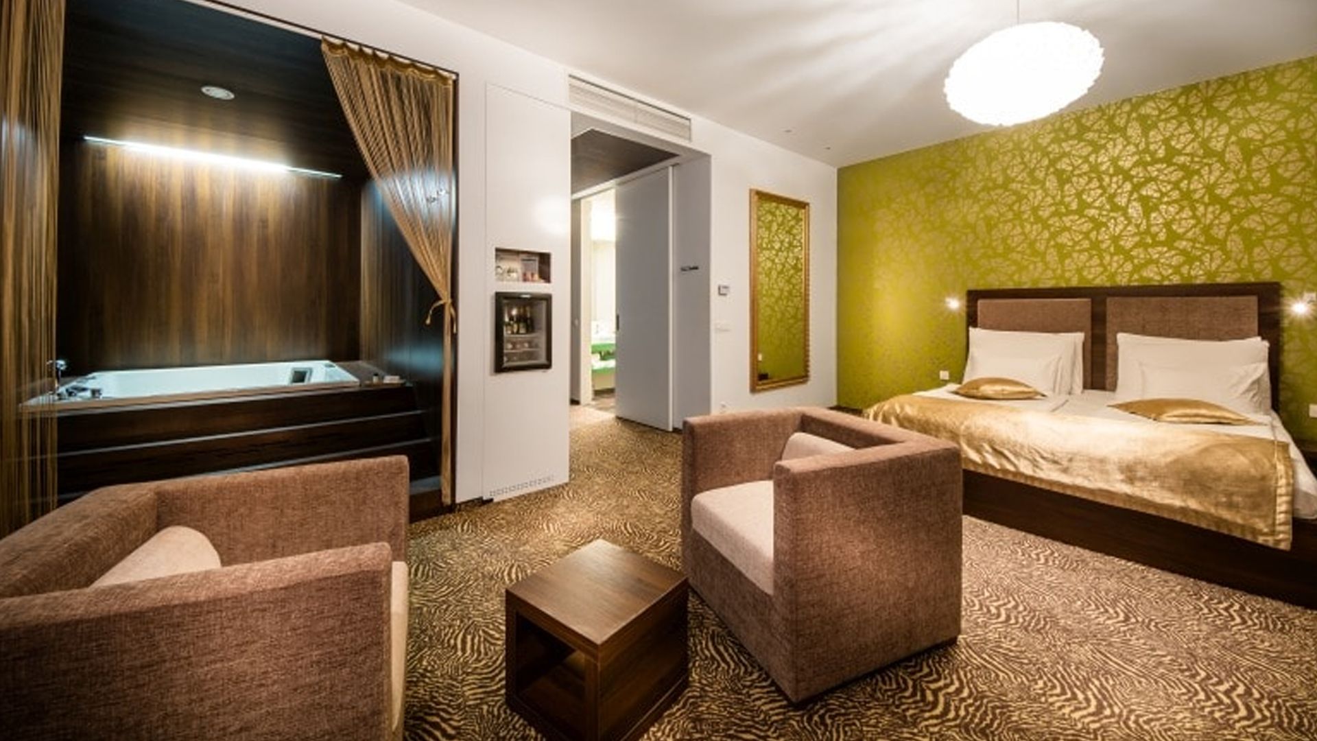 Premium Package Rimski Dvor **** Superior Suite with Whirlpool 2 Persons / 2 Nights