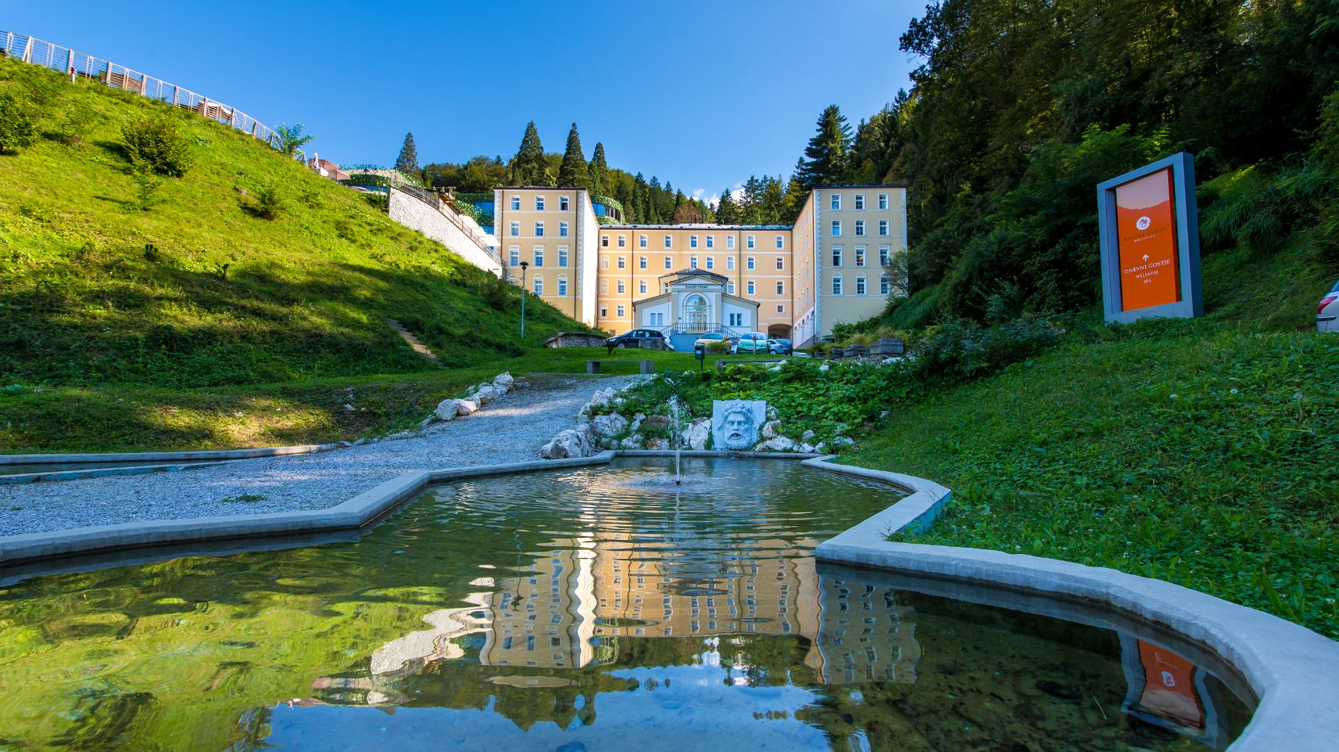 Bed & Breakfast Zdraviliški Dvor 1 Person / 1 Night